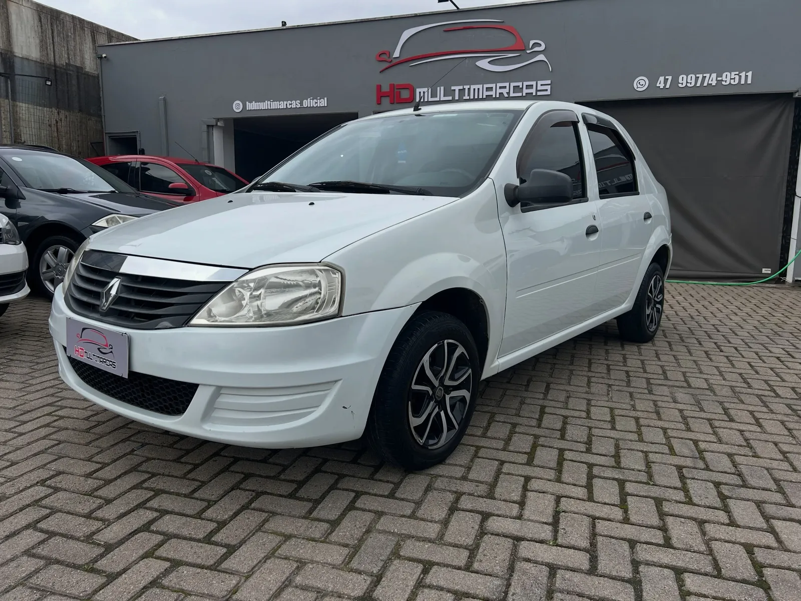 Renault Logan 1.0 16v 2012